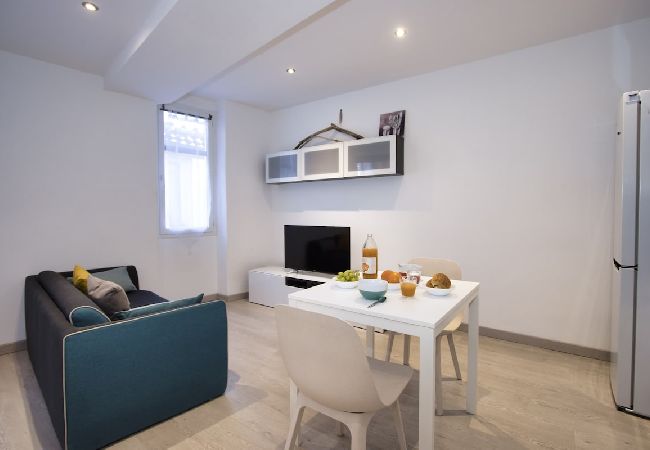 Appartement à La Ciotat - Sofi. Idéal location équipage ou vacances. Clim