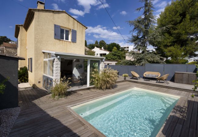  à La Ciotat - Gararro. Maison bohème, piscine, clim, jardin