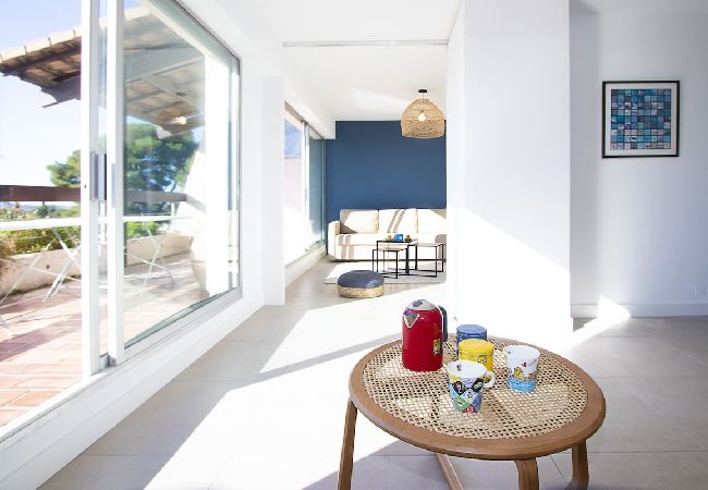 Appartement à La Ciotat - Bali, Totalement rénové, vue mer clim piscine WIFI