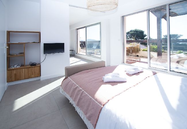 Appartement à La Ciotat - Bali. Clim, vue mer, terrasse, piscine partagée Appartement à La Ciotat - Bali. Clim, vue mer, terrasse, piscine partagée