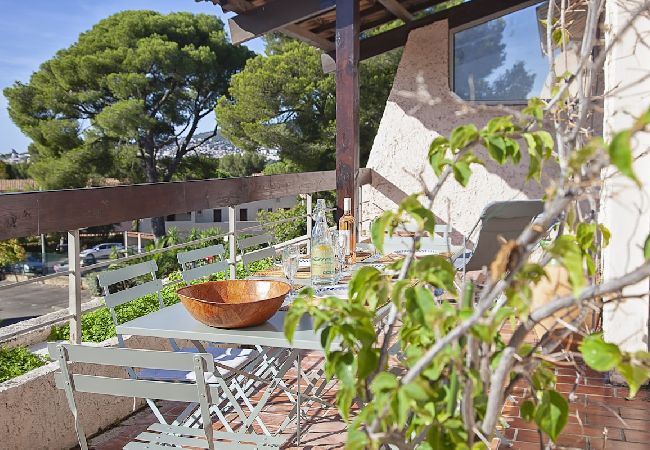 Appartement à La Ciotat - Bali. Clim, vue mer, terrasse, piscine partagée Appartement à La Ciotat - Bali. Clim, vue mer, terrasse, piscine partagée