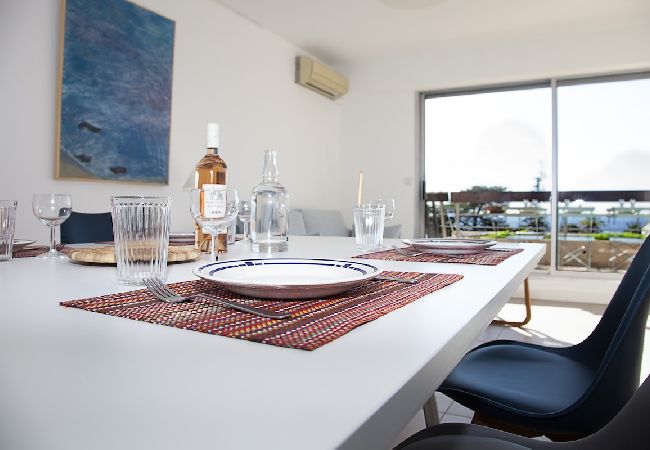 Appartement à La Ciotat - Bali. Clim, vue mer, terrasse, piscine partagée Appartement à La Ciotat - Bali. Clim, vue mer, terrasse, piscine partagée