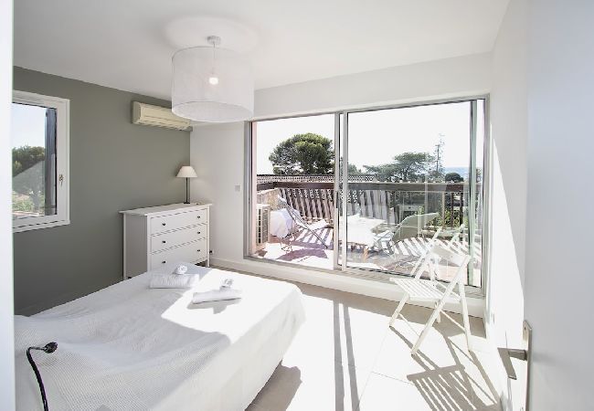 Appartement à La Ciotat - Bali. Clim, vue mer, terrasse, piscine partagée Appartement à La Ciotat - Bali. Clim, vue mer, terrasse, piscine partagée