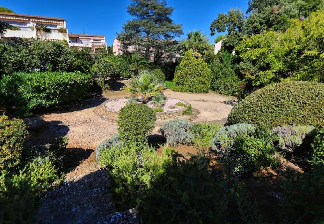 Appartement à La Ciotat - Bali. Clim, vue mer, terrasse, piscine partagée Appartement à La Ciotat - Bali. Clim, vue mer, terrasse, piscine partagée