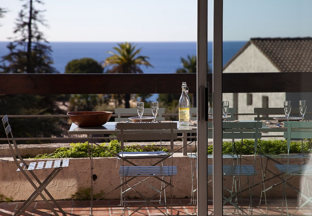Appartement à La Ciotat - Bali. Clim, vue mer, terrasse, piscine partagée