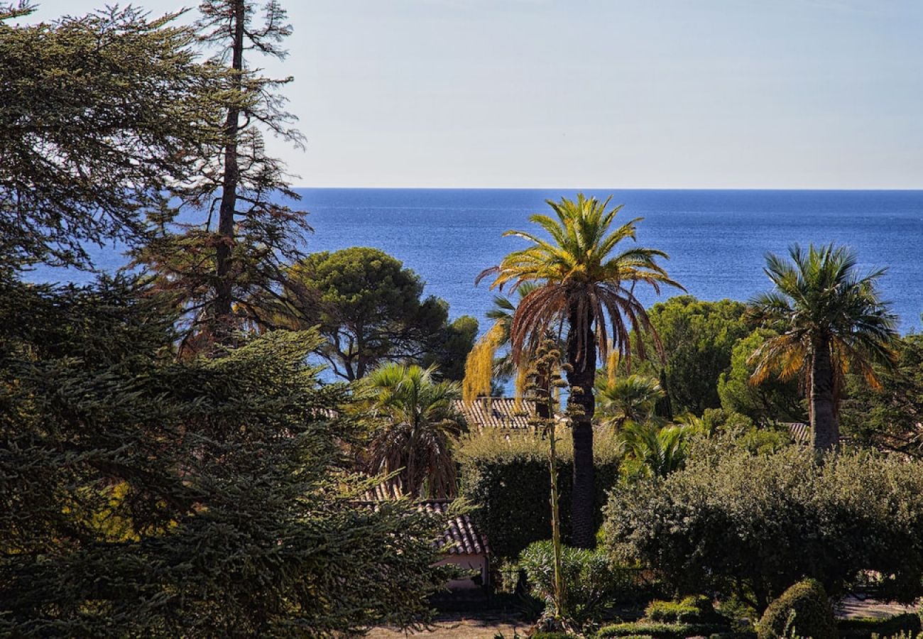 Appartement à La Ciotat - Bali. Clim, vue mer, terrasse, piscine partagée