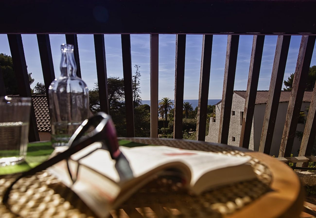 Appartement à La Ciotat - Bali. Clim, vue mer, terrasse, piscine partagée