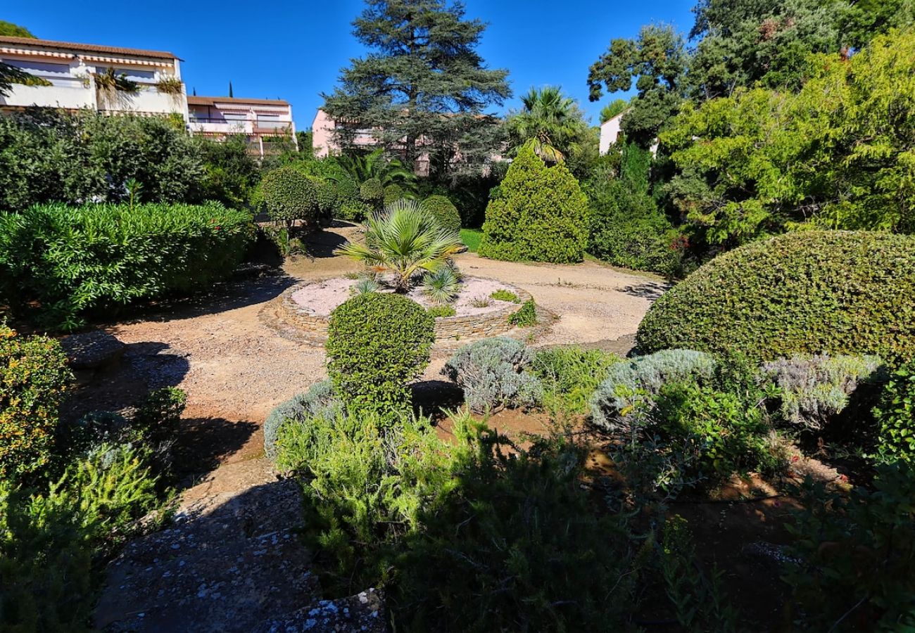Appartement à La Ciotat - Bali. Clim, vue mer, terrasse, piscine partagée