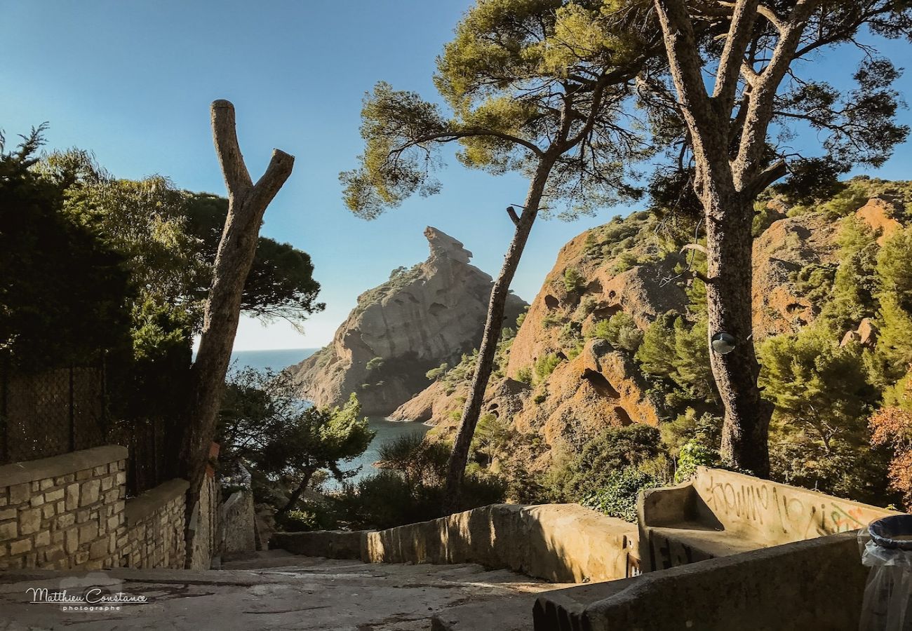 Appartement à La Ciotat - Bali, Totalement rénové, vue mer clim piscine WIFI