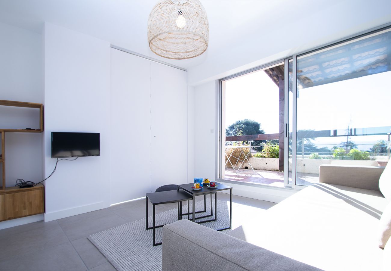 Appartement à La Ciotat - Bali. Clim, vue mer, terrasse, piscine partagée