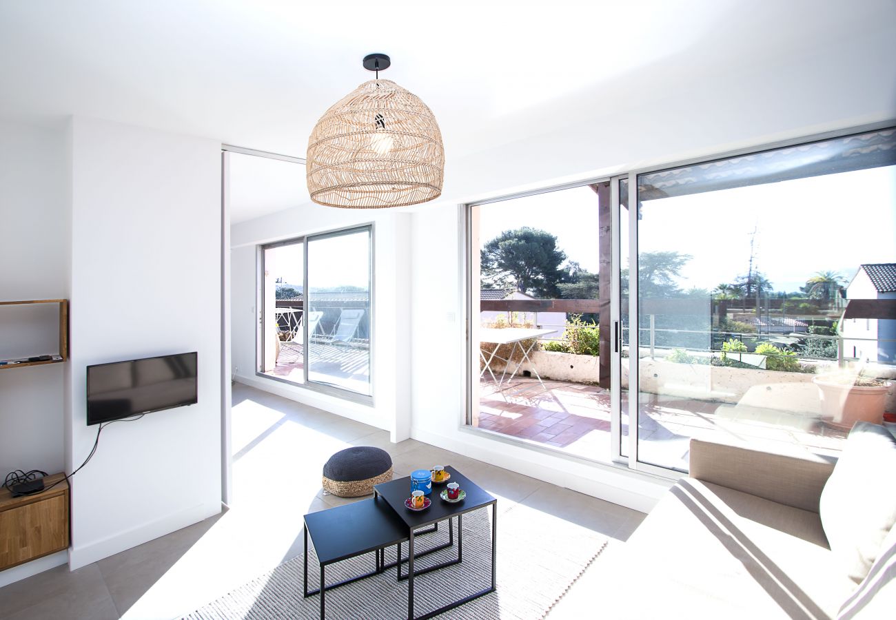 Appartement à La Ciotat - Bali. Clim, vue mer, terrasse, piscine partagée