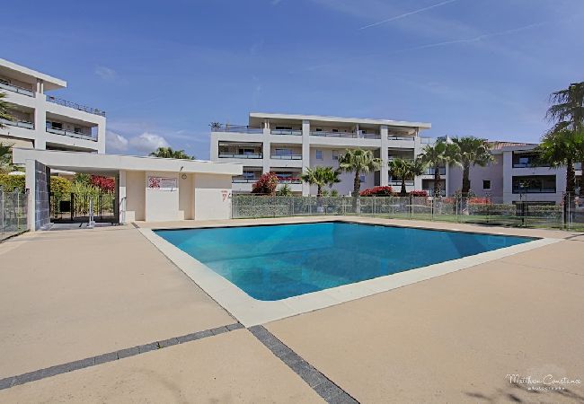 Appartement à La Ciotat - Gameou, piscine collective, 2 terrasses, Clim