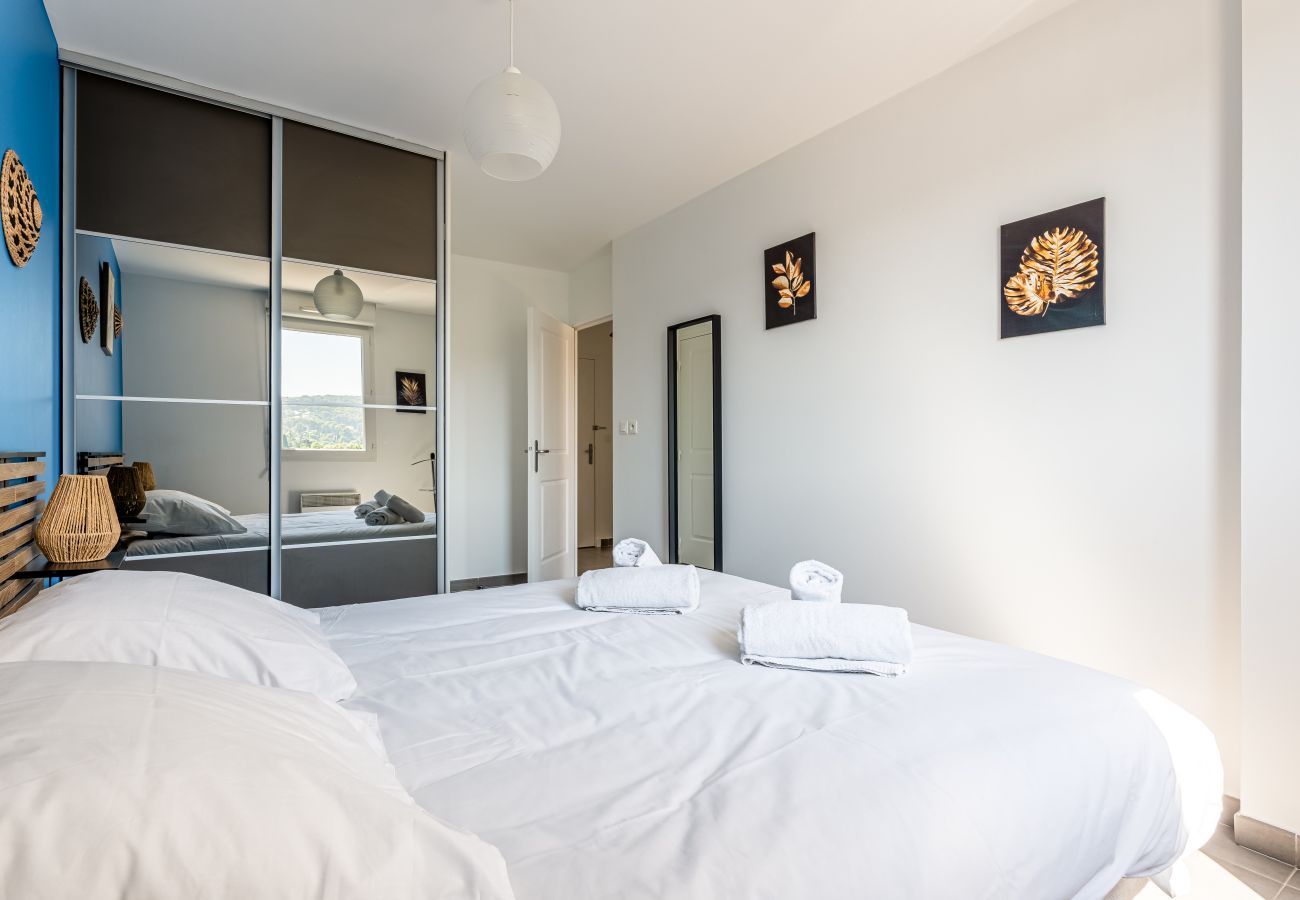 Appartement à La Ciotat - Gameou, piscine collective, 2 terrasses, Clim