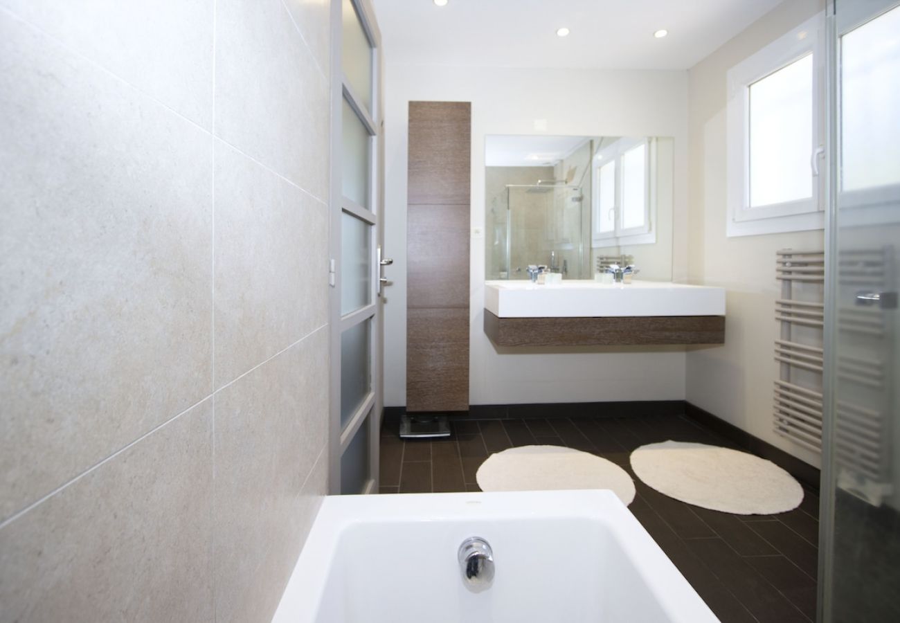 Maison à La Ciotat - Villa Tonga Soa, havre de paix, piscine, clim