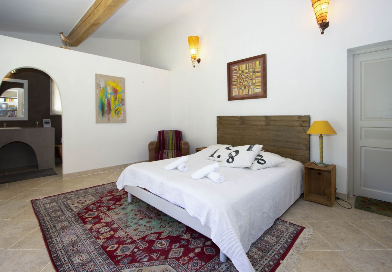 Maison à La Ciotat - Villa Tonga Soa, havre de paix, piscine, clim