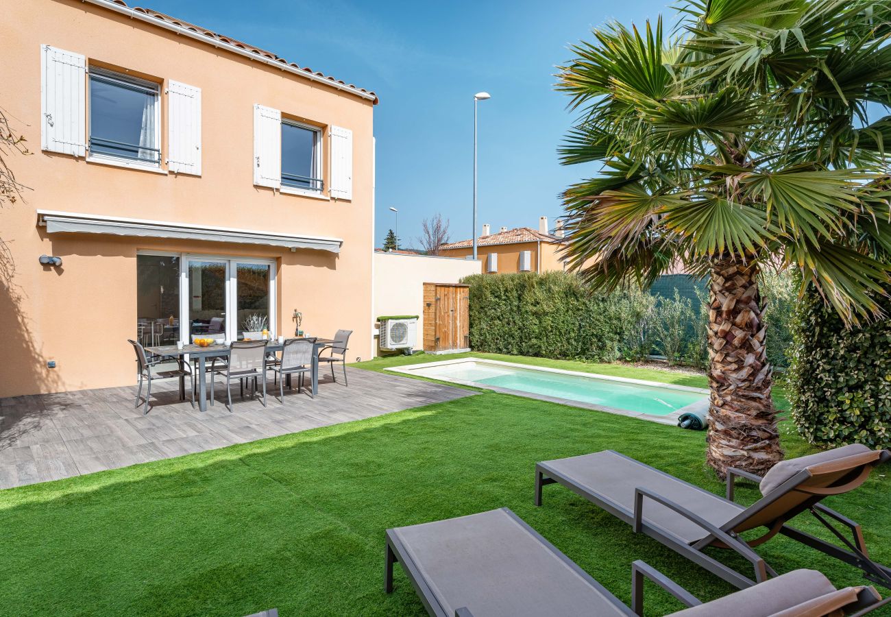 Maison à La Ciotat - Cannier. Clim, piscine chauffée, jardin, parking