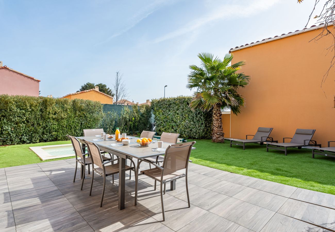 Maison à La Ciotat - Cannier. Clim, piscine chauffée, jardin, parking