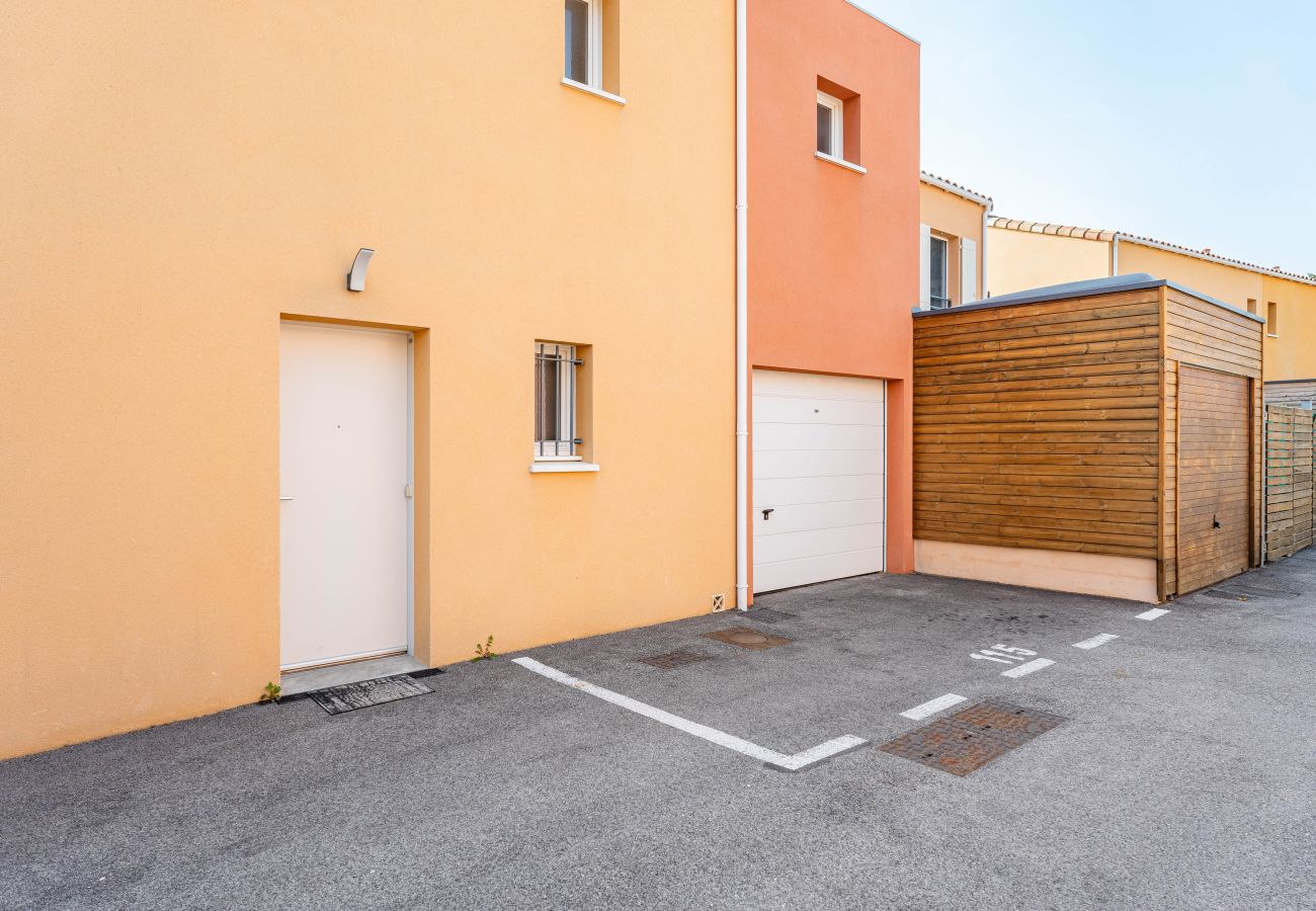 Maison à La Ciotat - Cannier. Clim, piscine chauffée, jardin, parking