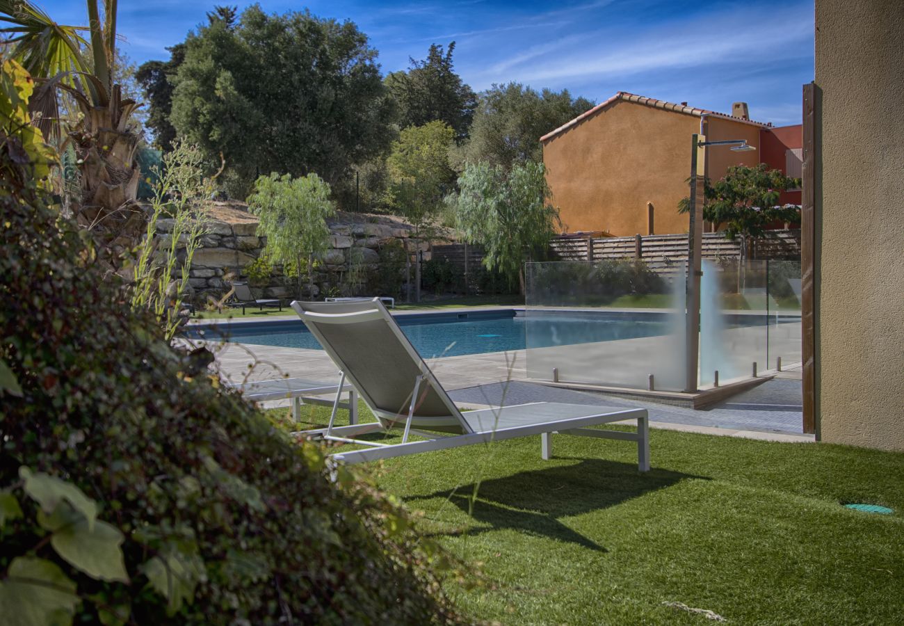 Maison à La Ciotat - Cannier. Clim, piscine chauffée, jardin, parking