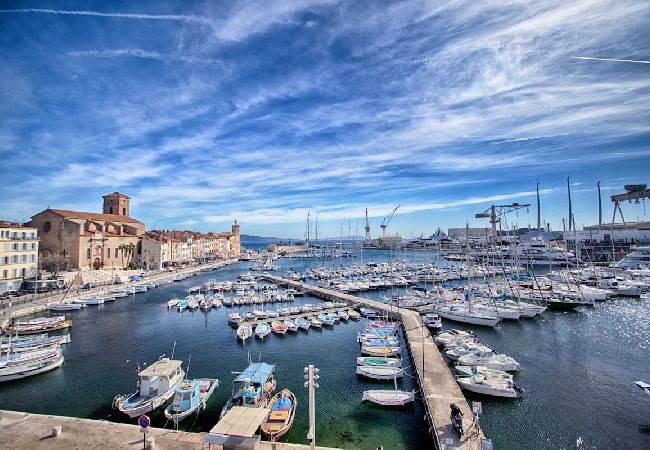 Appartement à La Ciotat - Le Biou, Charme et volupté, T4 vue mer et clim Appartement à La Ciotat - Le Biou, Charme et volupté, T4 vue mer et clim