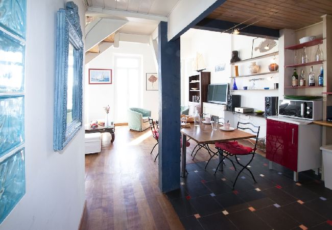 Appartement à La Ciotat - Le Biou, Charme et volupté, T4 vue mer et clim Appartement à La Ciotat - Le Biou, Charme et volupté, T4 vue mer et clim