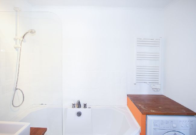 Appartement à La Ciotat - Le Biou, Charme et volupté, T4 vue mer et clim Appartement à La Ciotat - Le Biou, Charme et volupté, T4 vue mer et clim