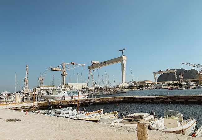 Appartement à La Ciotat - Le Biou, Charme et volupté, T4 vue mer et clim Appartement à La Ciotat - Le Biou, Charme et volupté, T4 vue mer et clim