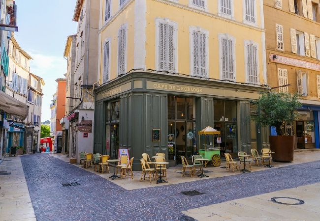 Appartement à La Ciotat - Le Biou, Charme et volupté, T4 vue mer et clim Appartement à La Ciotat - Le Biou, Charme et volupté, T4 vue mer et clim