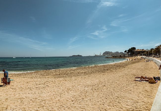 Appartement à La Ciotat - Le Biou, Charme et volupté, T4 vue mer et clim Appartement à La Ciotat - Le Biou, Charme et volupté, T4 vue mer et clim