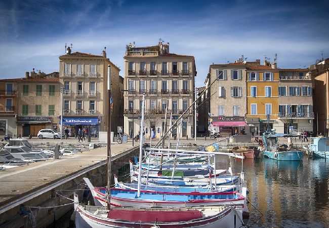 Appartement à La Ciotat - Le Biou, Charme et volupté, T4 vue mer et clim Appartement à La Ciotat - Le Biou, Charme et volupté, T4 vue mer et clim