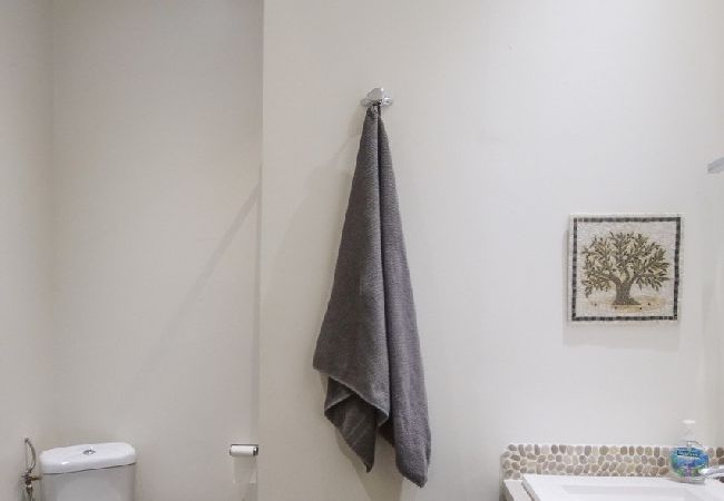 Appartement à La Ciotat - Lernio. Idéal pour location courte/moyenne durée Appartement à La Ciotat - Lernio. Idéal pour location courte/moyenne durée