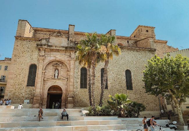 Appartement à La Ciotat - Lernio. Idéal pour location courte/moyenne durée Appartement à La Ciotat - Lernio. Idéal pour location courte/moyenne durée
