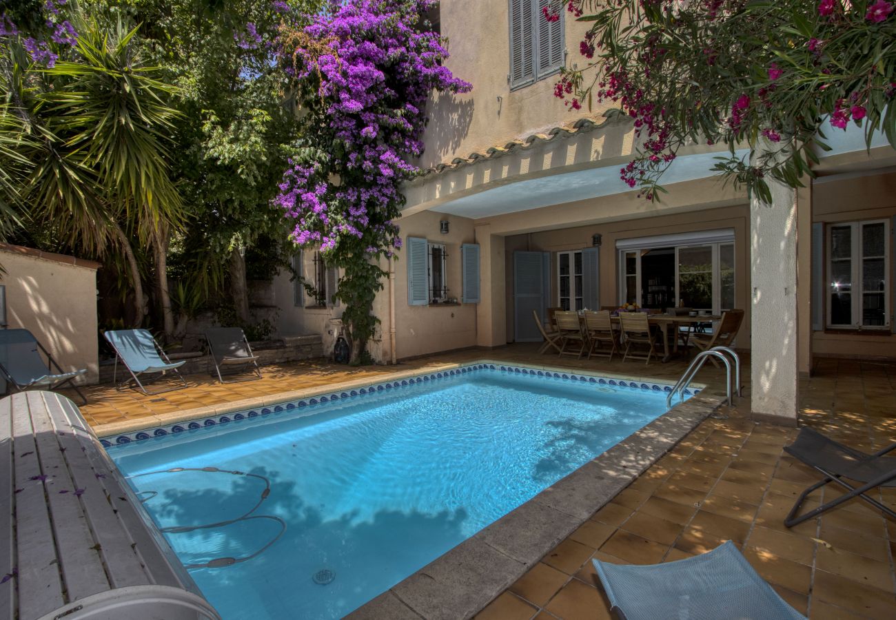 Maison à La Ciotat - Maison ville Galé. piscine, clim,proche des plages