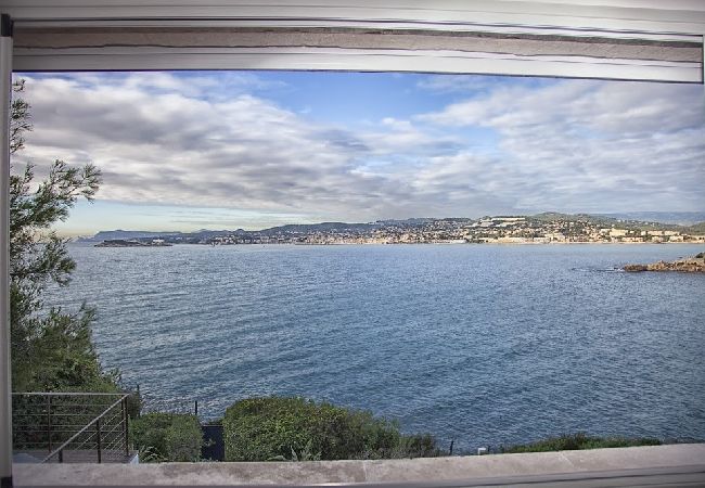 Maison à Sanary-sur-Mer - La Faligeotte front de mer, piscine chauffée clim