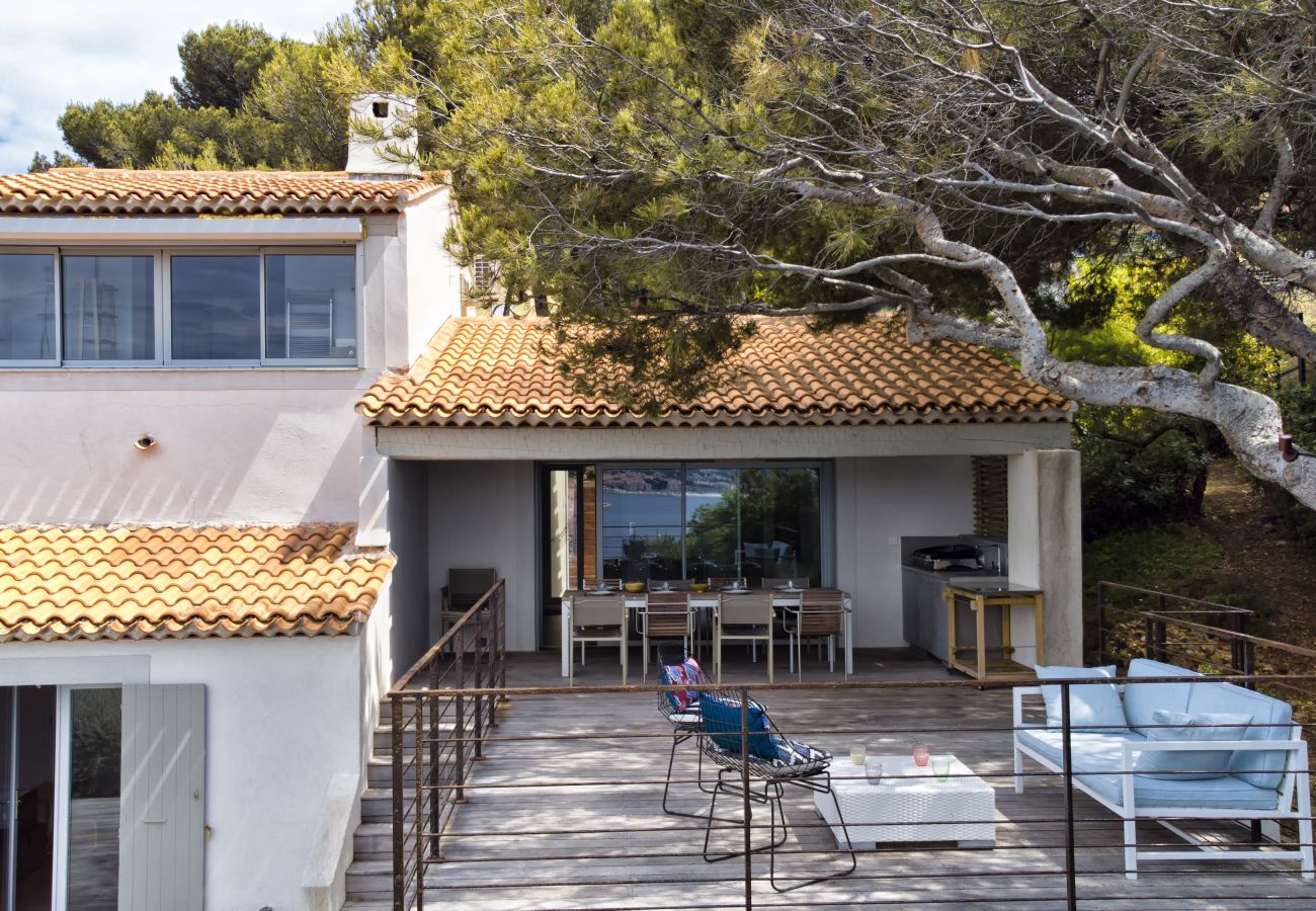 Maison à Sanary-sur-Mer - La Faligeotte front de mer, piscine chauffée clim