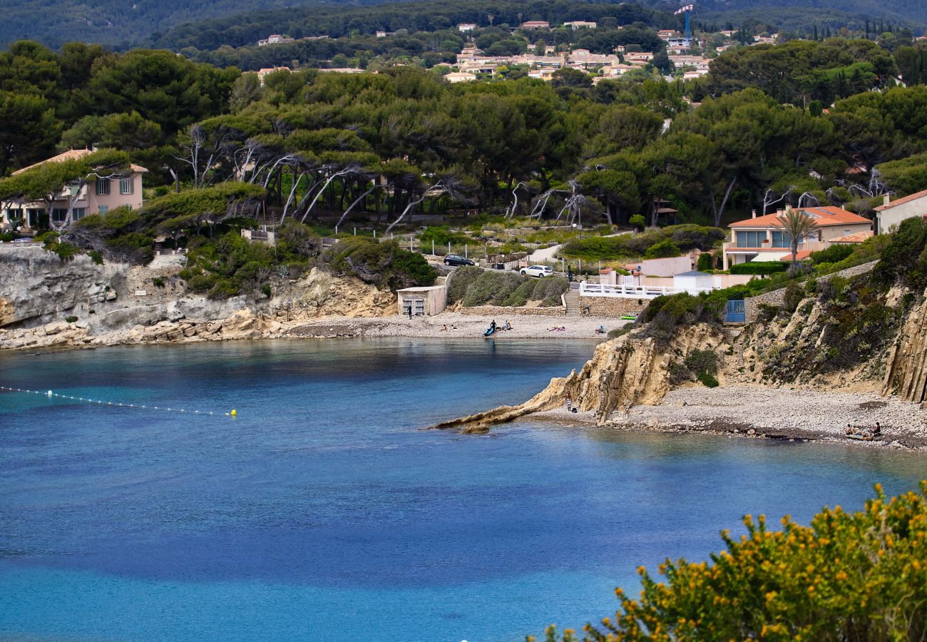 Maison à Sanary-sur-Mer - La Faligeotte front de mer, piscine chauffée clim