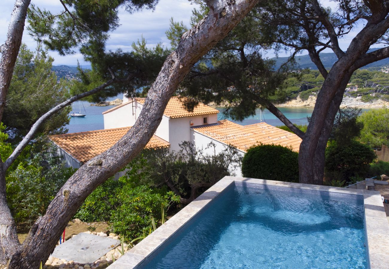 Maison à Sanary-sur-Mer - Villa La Faligeotte vue mer, piscine chauffée clim