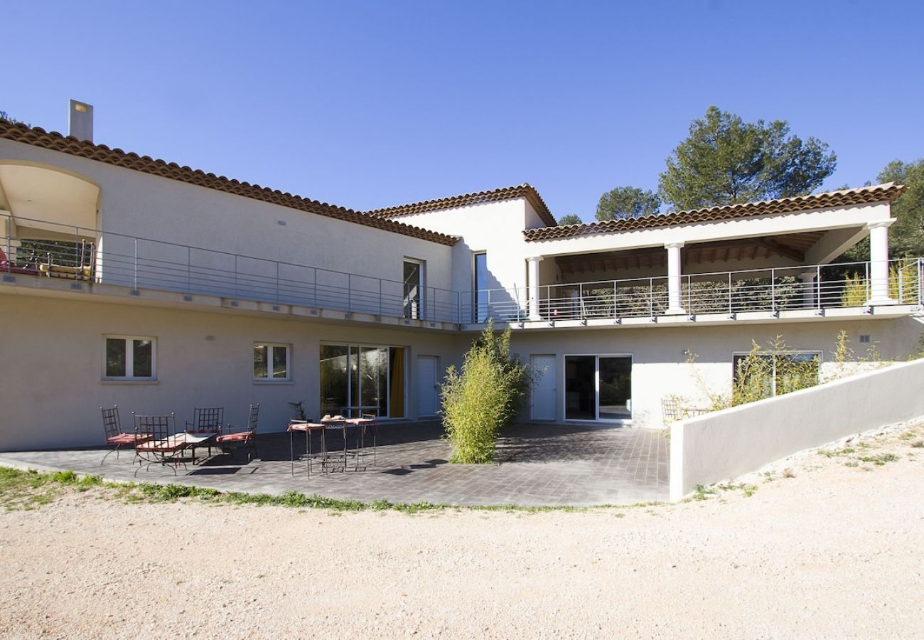 Villa à Roquefort-la-Bédoule - Rouvières. Piscine chauffée, clim, salle de sport