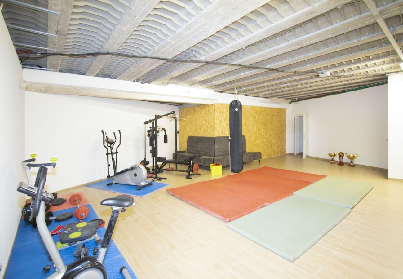 Maison à Roquefort-la-Bédoule - Rouvières. Piscine chauffée, clim, salle de sport