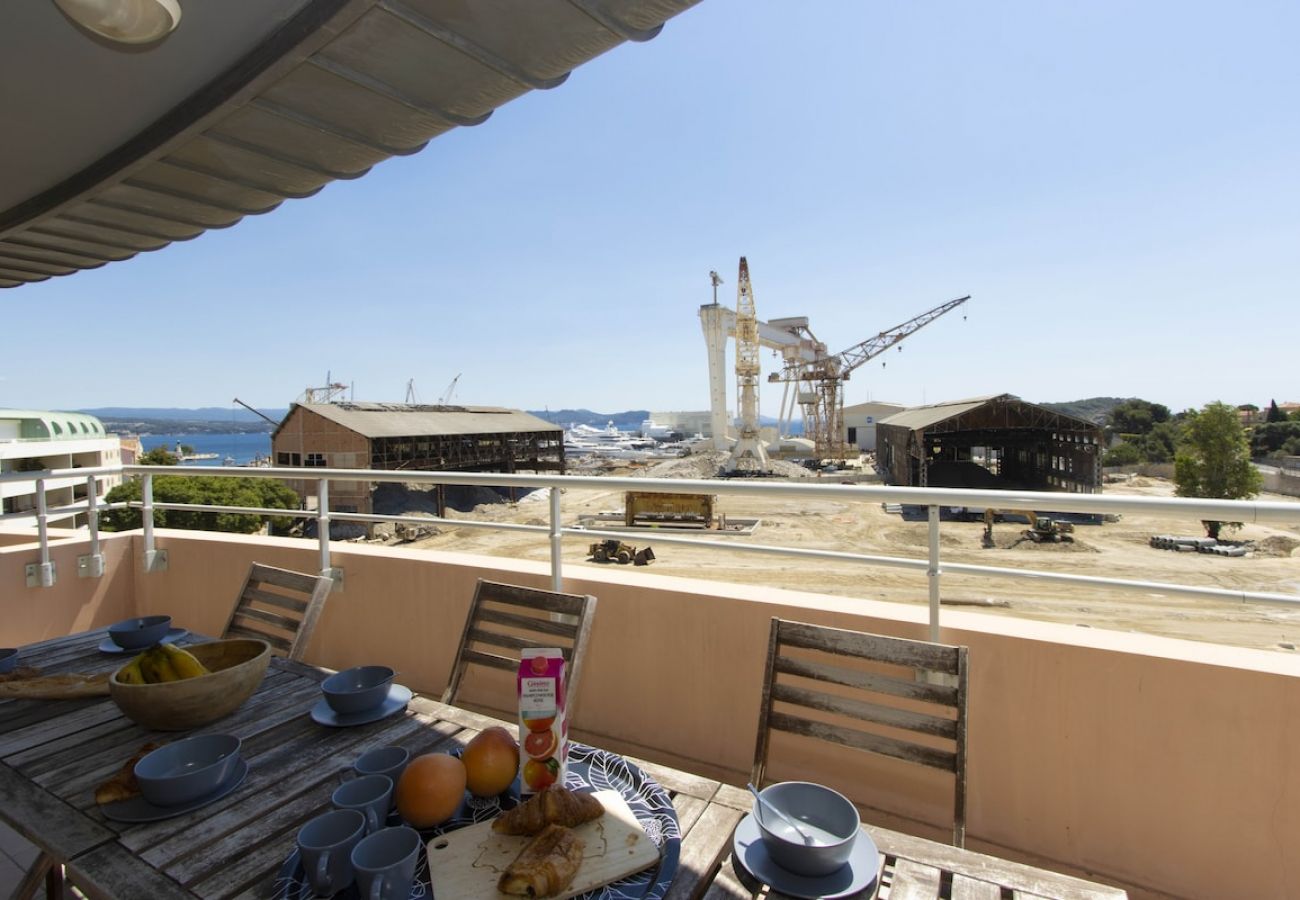 Appartement à La Ciotat - Mero. Vue mer, clim, parking, proche du vieux port