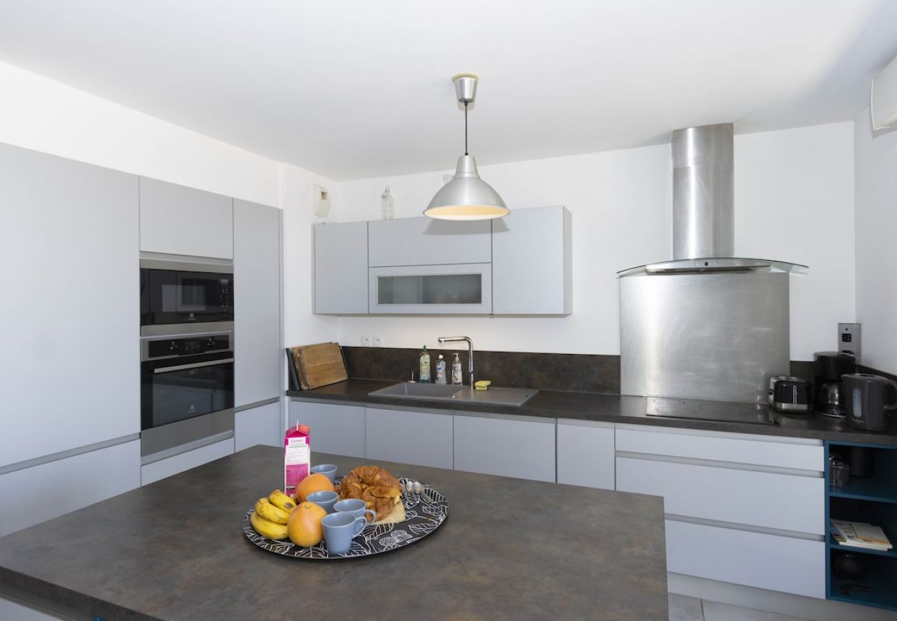 Appartement à La Ciotat - Mero. Vue mer, clim, parking, proche du vieux port