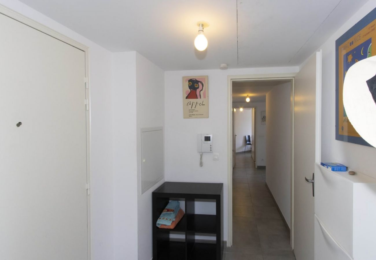 Appartement à La Ciotat - Mero. Vue mer, clim, parking, proche du vieux port