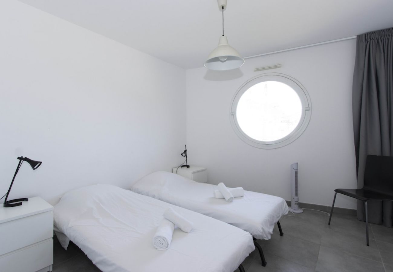 Appartement à La Ciotat - Mero. Vue mer, clim, parking, proche du vieux port