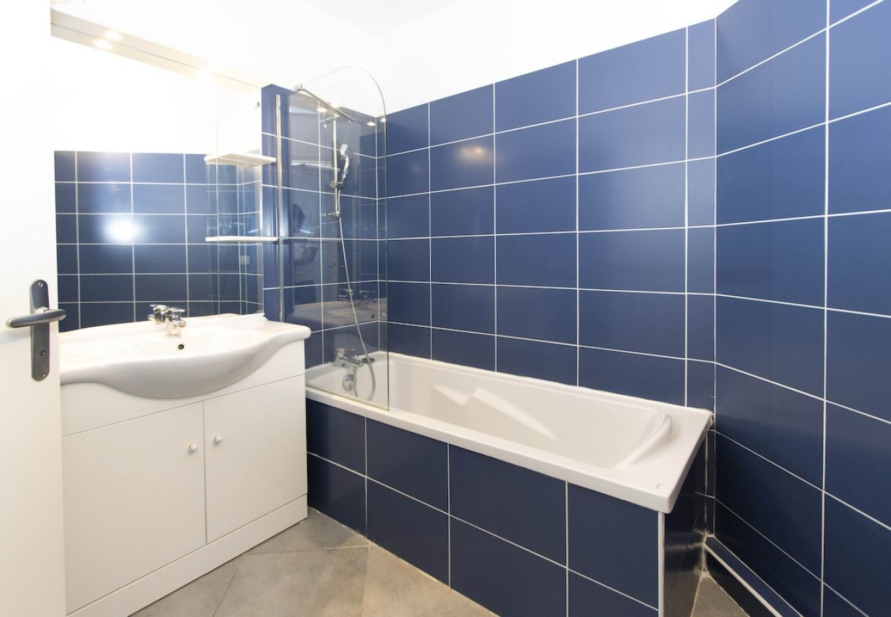 Appartement à La Ciotat - Mero. Vue mer, clim, parking, proche du vieux port