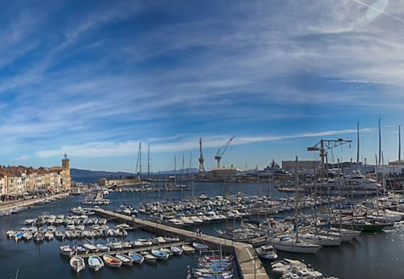 Appartement à La Ciotat - Mero. Vue mer, clim, parking, proche du vieux port