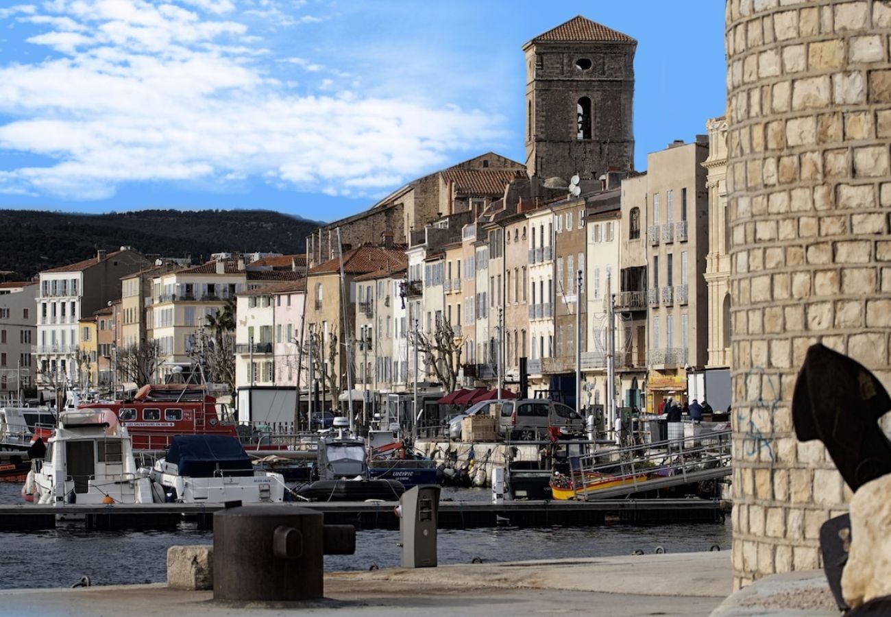 Appartement à La Ciotat - Mero. Vue mer, clim, parking, proche du vieux port