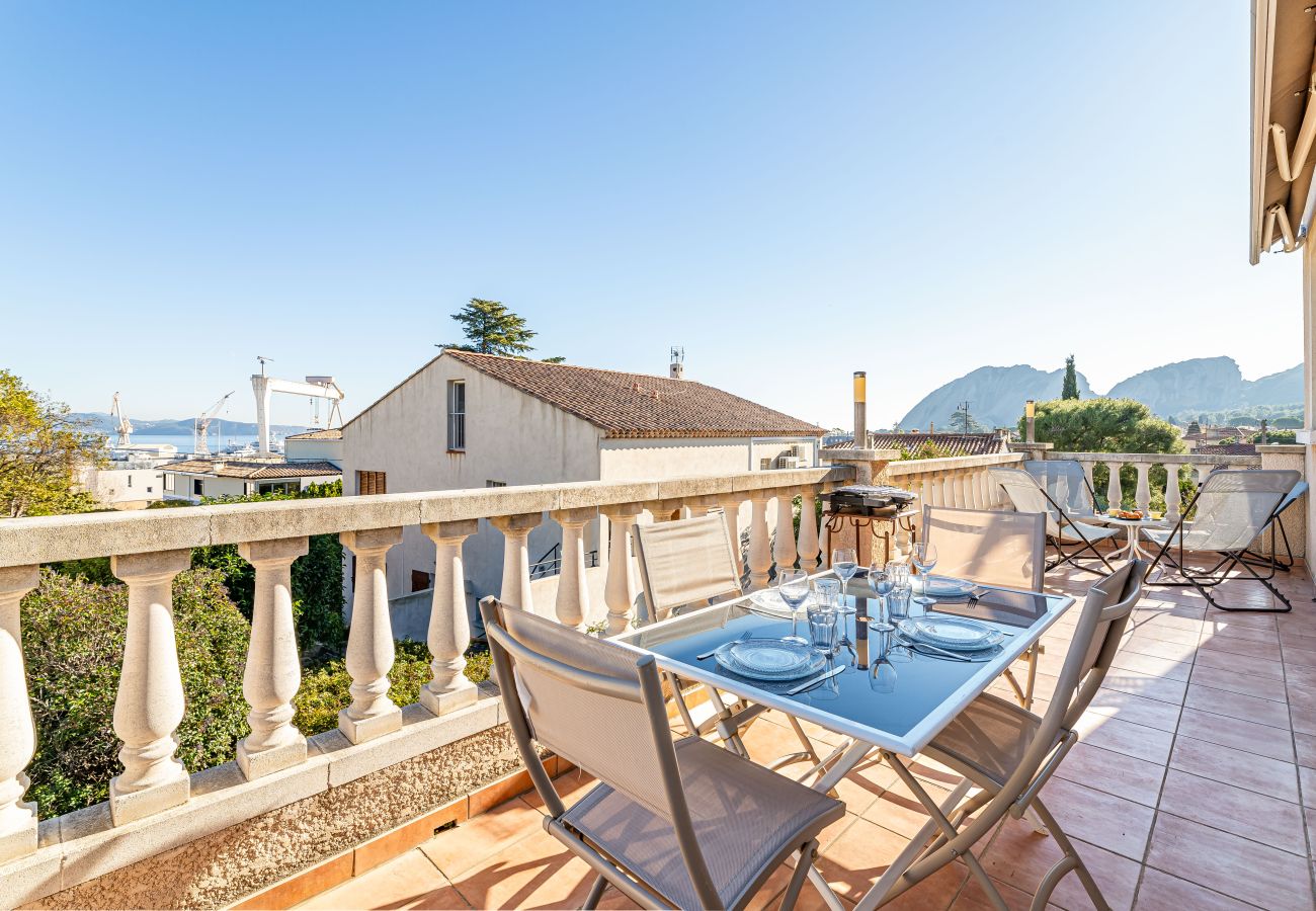 Appartement à La Ciotat - Mato. Terrasse vue mer, clim, garage sécurisé