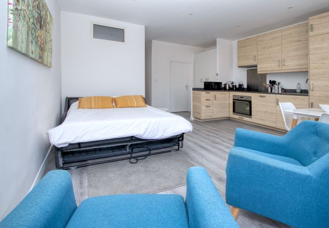 Appartement à La Ciotat - Cahino, déco contemporaine, clim, parking. Appartement à La Ciotat - Cahino, déco contemporaine, clim, parking.