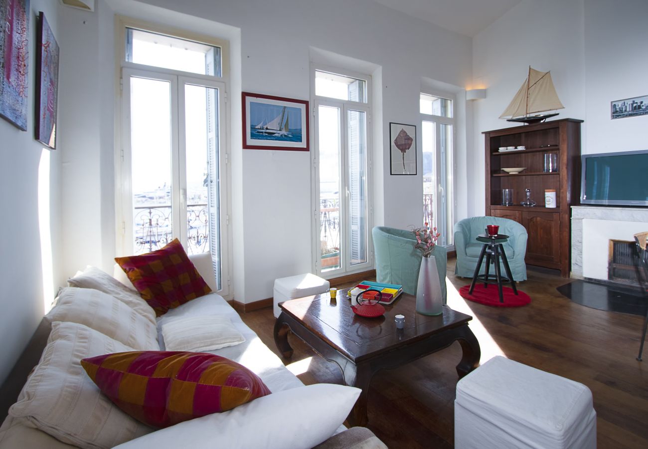 Appartement à La Ciotat - Le Biou, Charme et volupté, T4 vue mer et clim