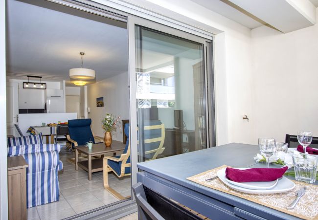 Appartement à La Ciotat - Pètro, 100 m de la plage, terrasse, clim, parking